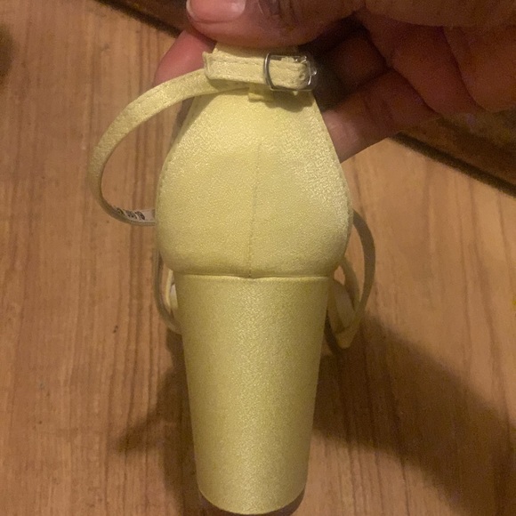 Shoes 🌻 - Picture 4 of 8